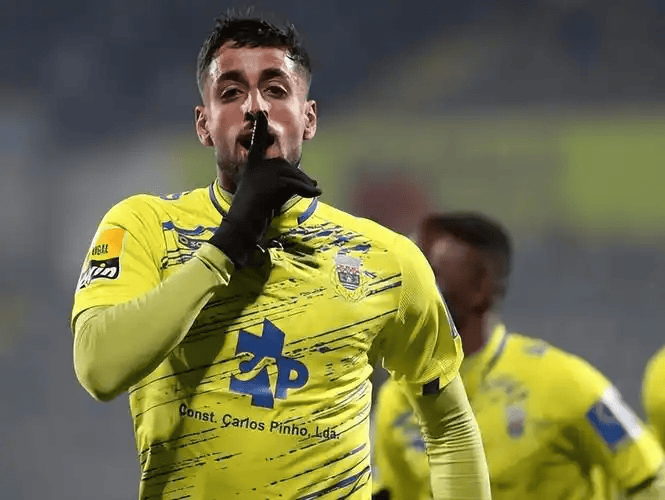 开云体育赛事平台-葡超倒计时；犹他爵士赛后远射贴柱；细节引发关注；压力陡增；更衣室氛围转暖的简单介绍