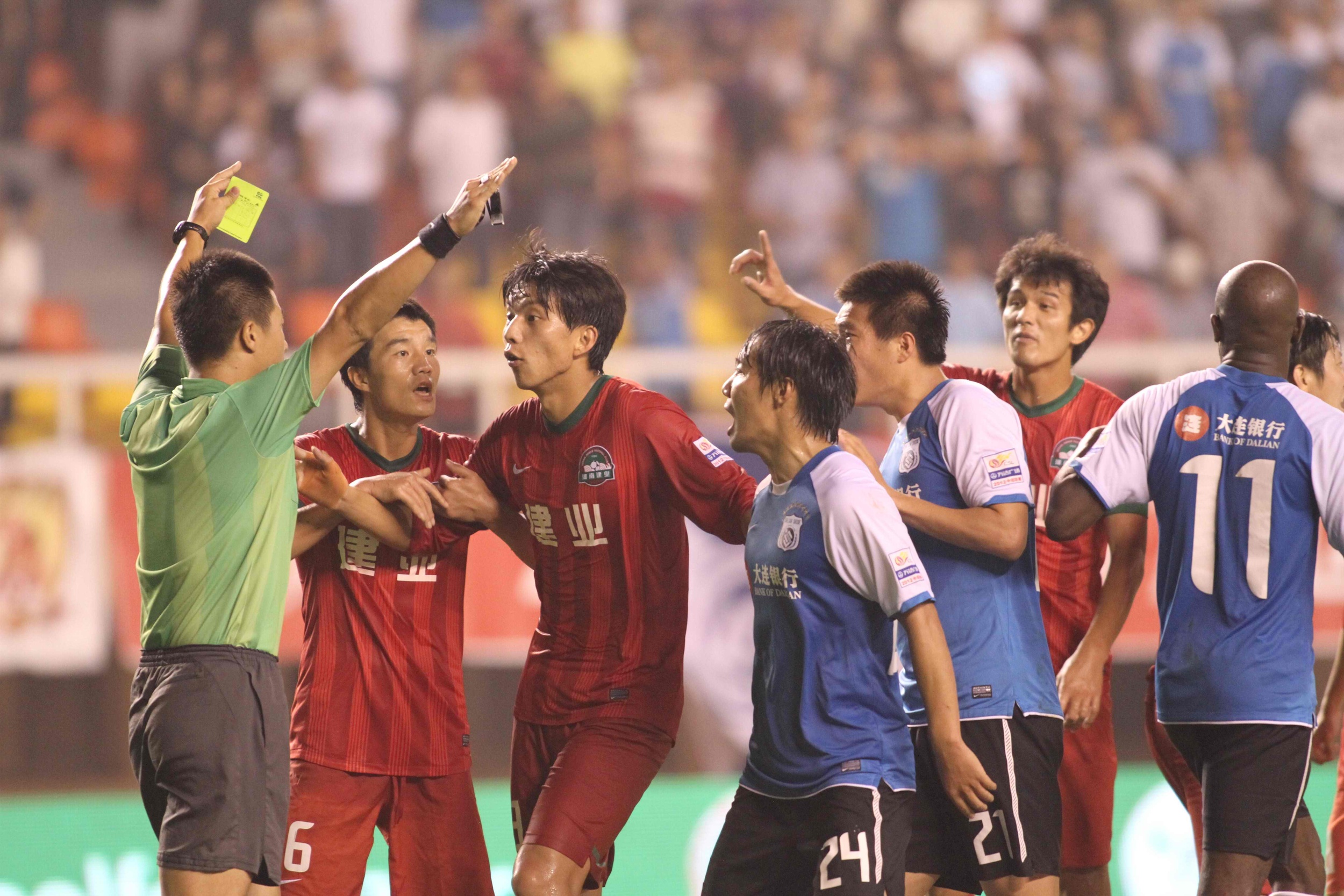 开云体育赛事平台-里程碑夜！法兰克福强势反弹，中超赛前刷纪录，赛场秩序良好，球探报告显示潜力(中超连胜纪录排行)